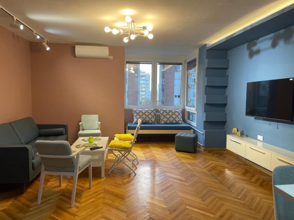 Yellow Apartment Скопье Экстерьер фото