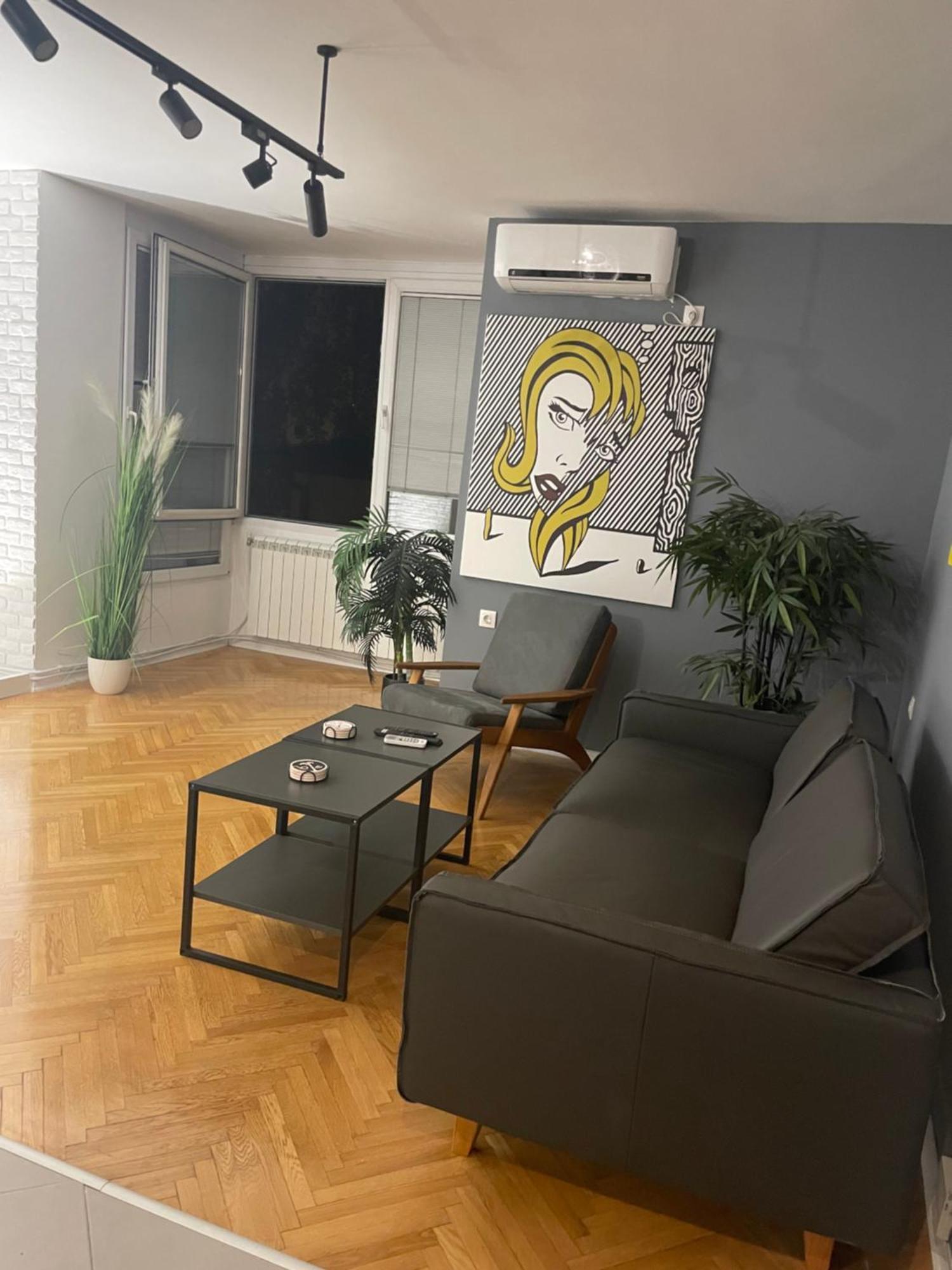 Yellow Apartment Скопье Экстерьер фото